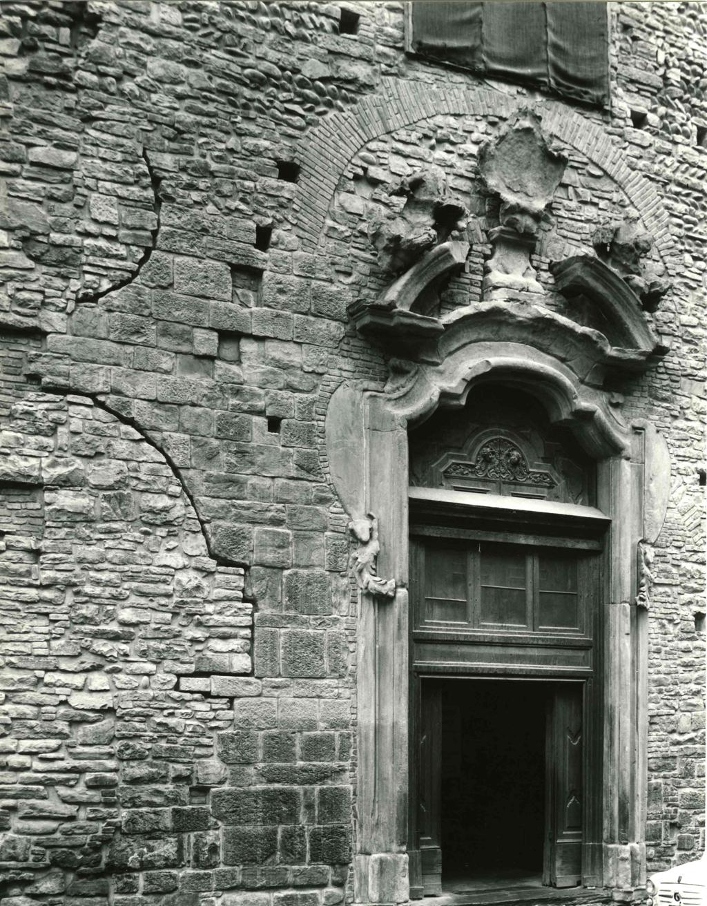 Portone Aperto, Chiesa Di Santo Spirito · Historify