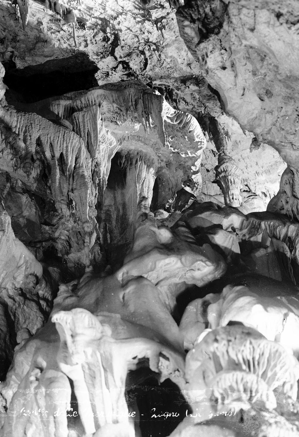 Interno Grotte Delle Meraviglie · Historify