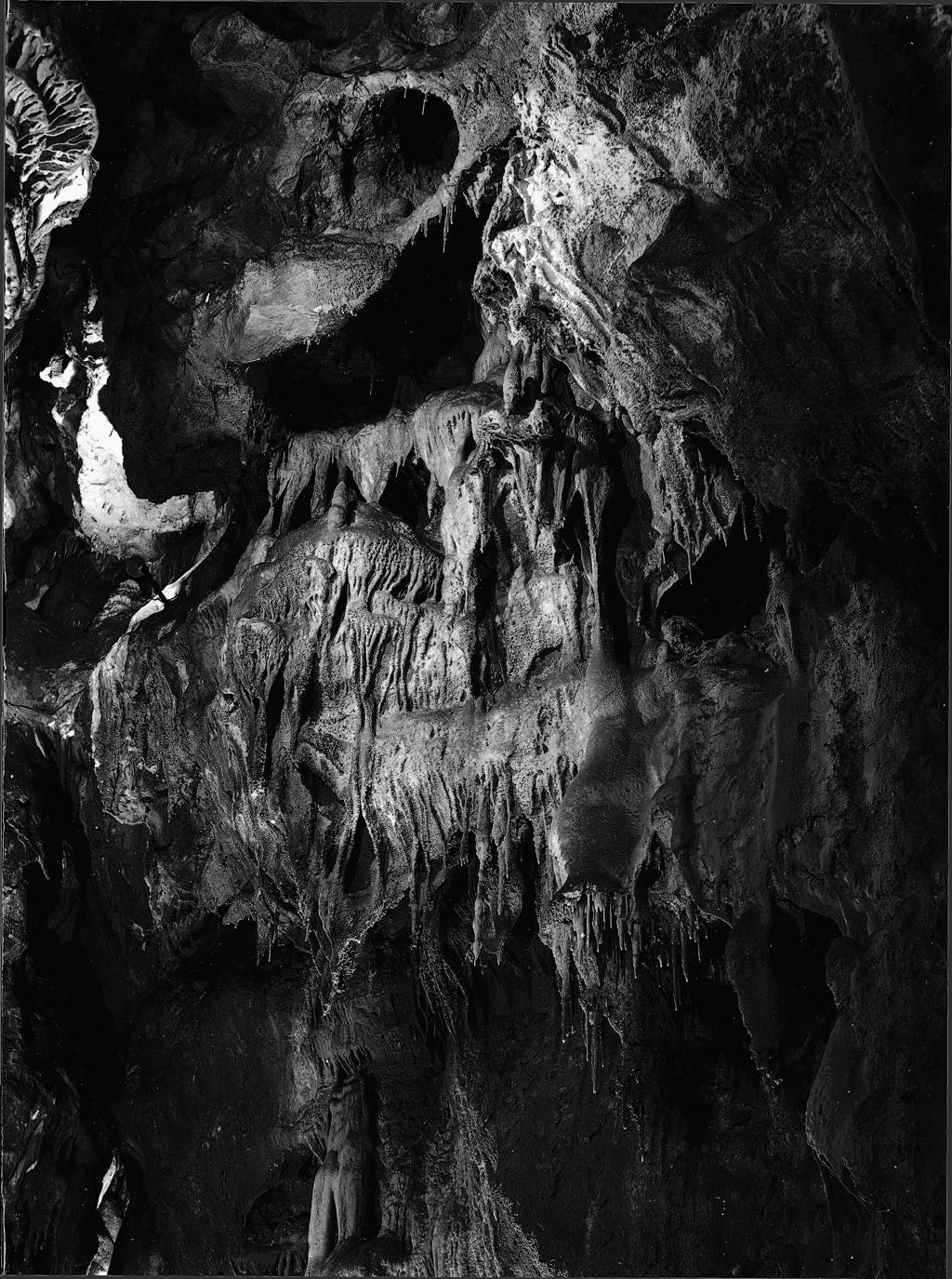Interno Grotte · Historify
