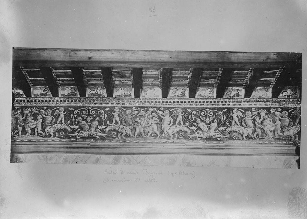 Decorazioni · Historify