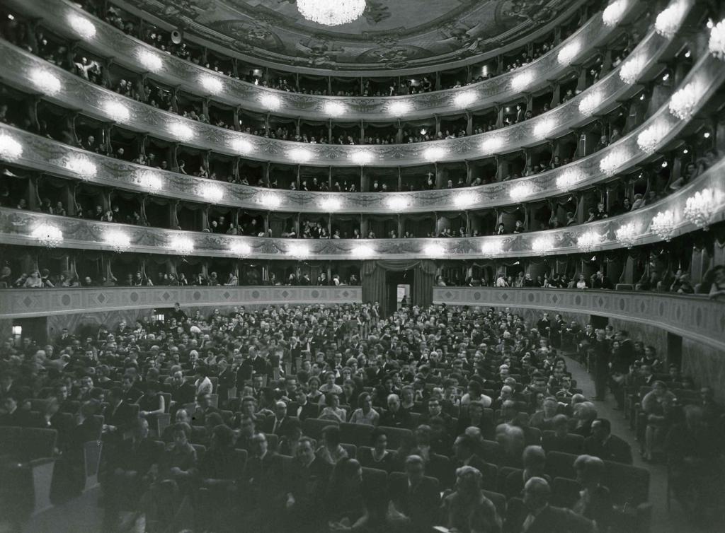 Platea, Teatro Donizetti · Historify