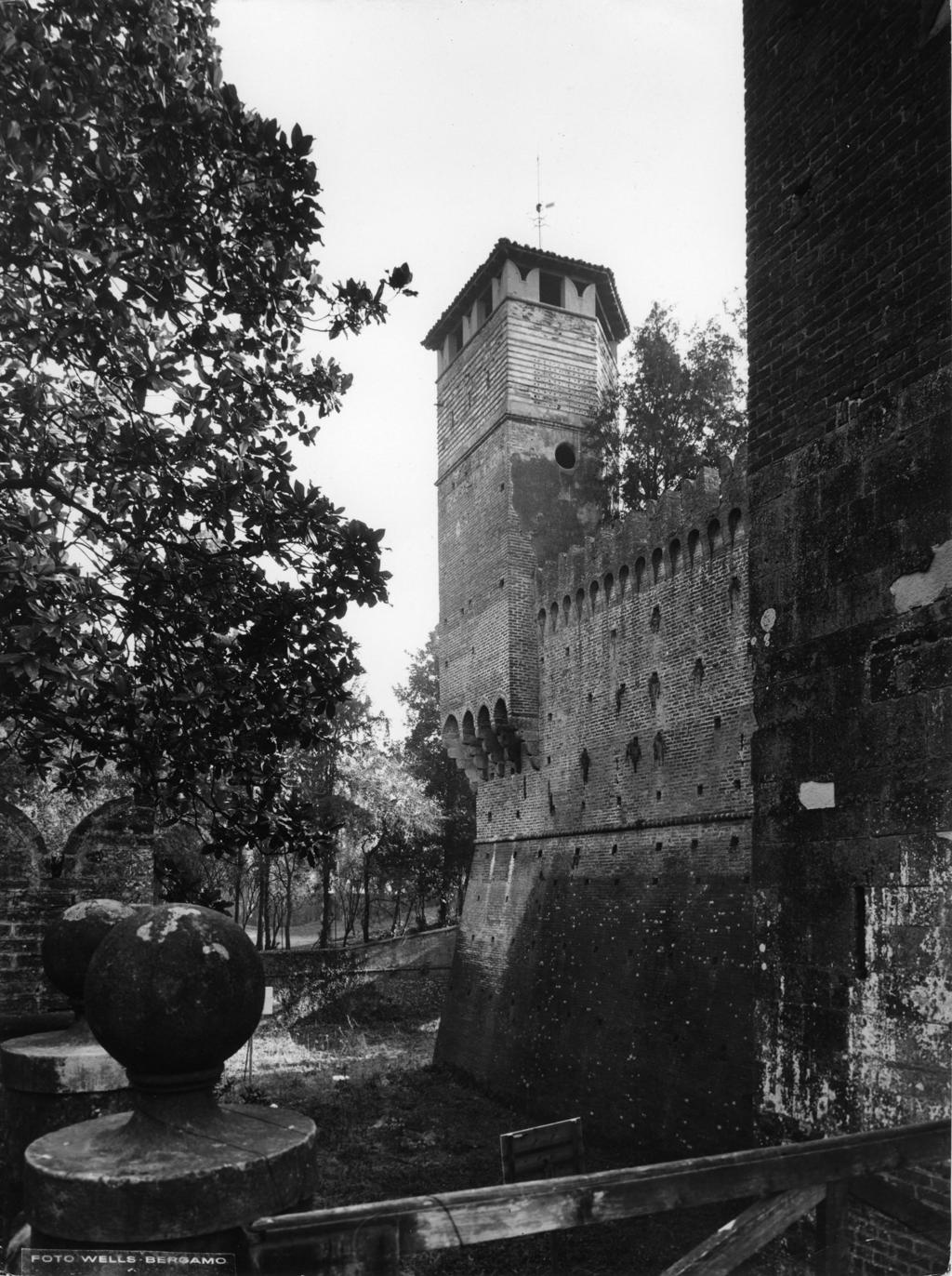 Torre, Castello Di Urgnano · Historify