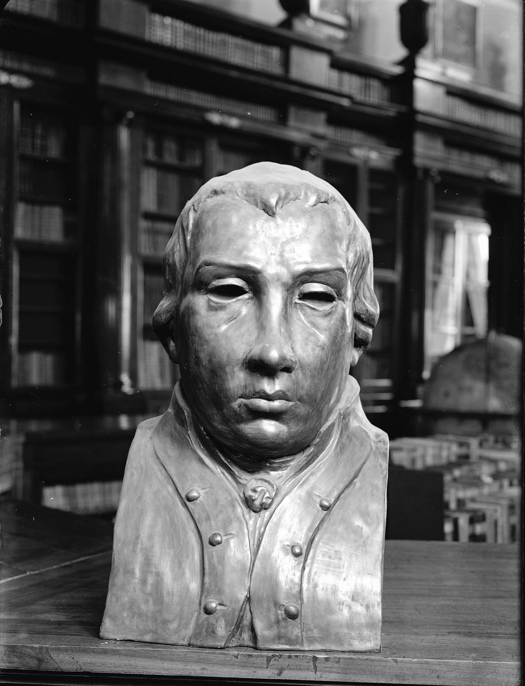 Biblioteca Angelo Mai · Historify