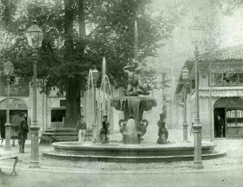 Piazza Dante · Historify