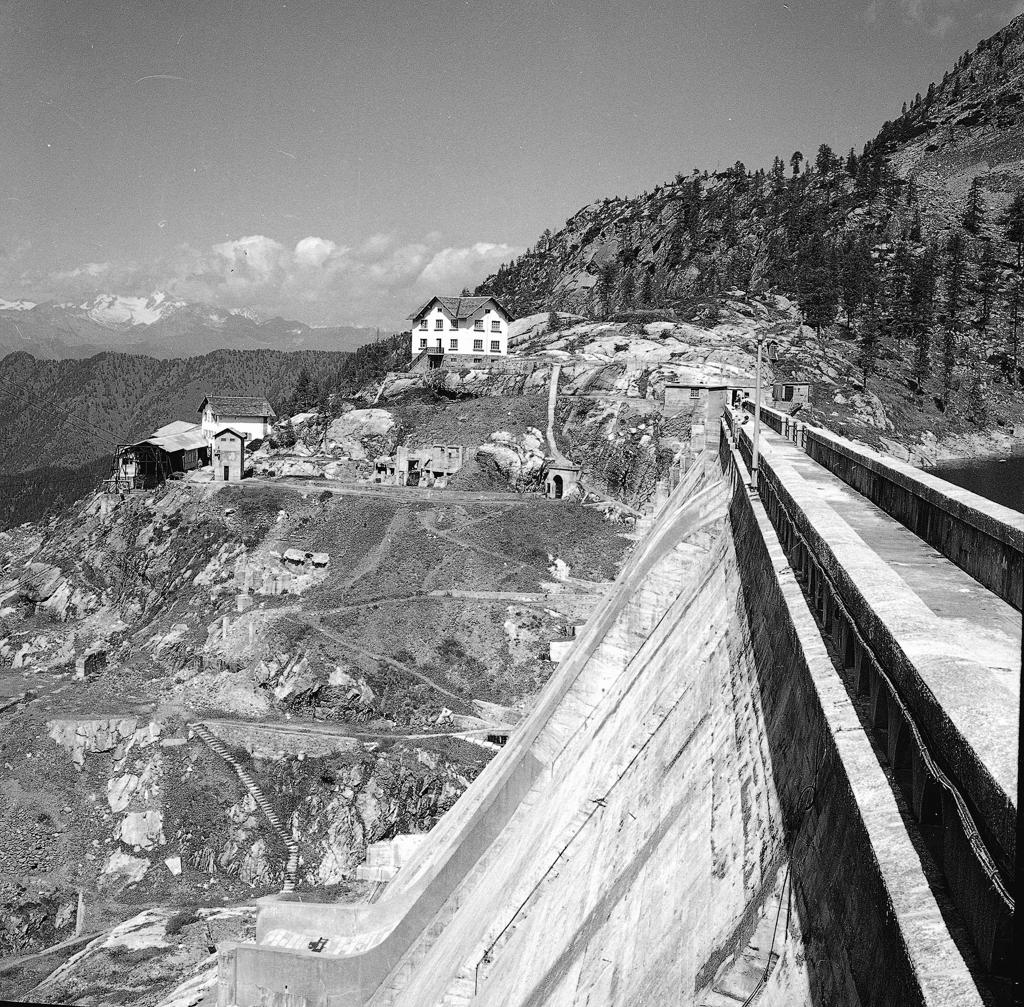 Vista dalla diga · Historify