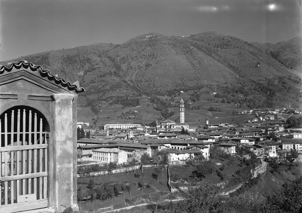 Paese Visto Dall'Alto · Historify