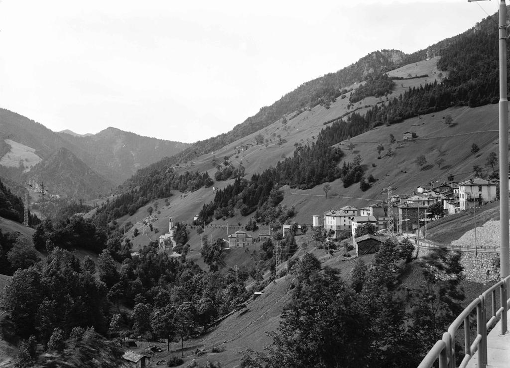Paese Di Montagna · Historify