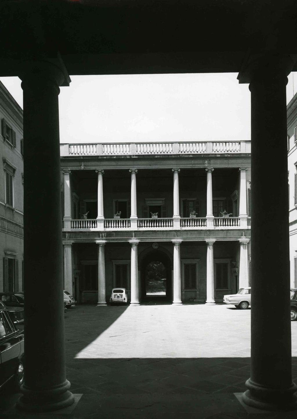 Cortile Palazzo Comunale · Historify