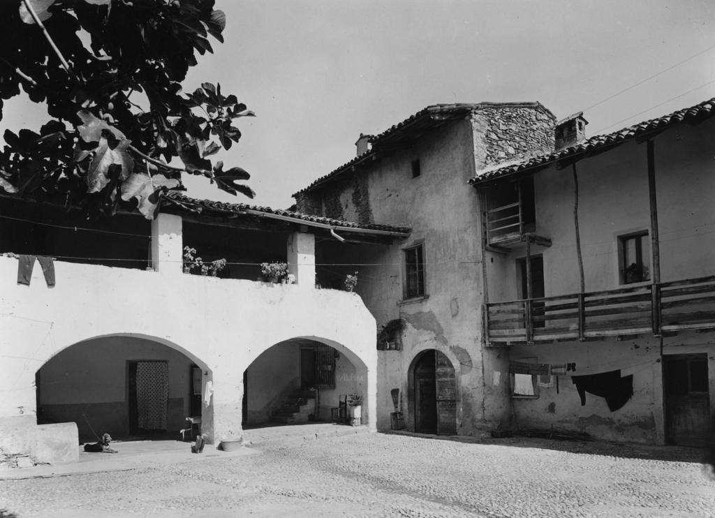 Sotto Il Monte · Historify