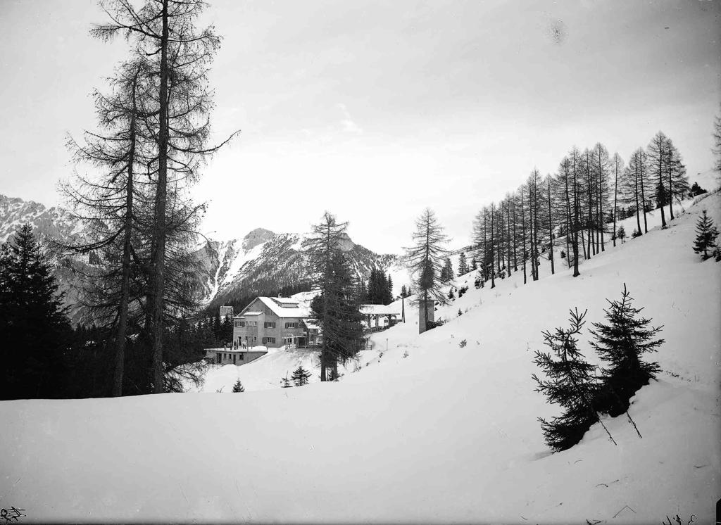Paesaggio In Bianco · Historify