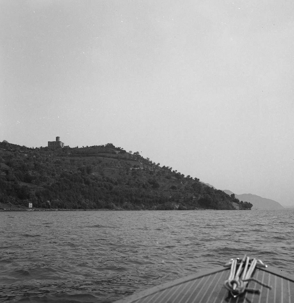 La barca nel lago · Historify