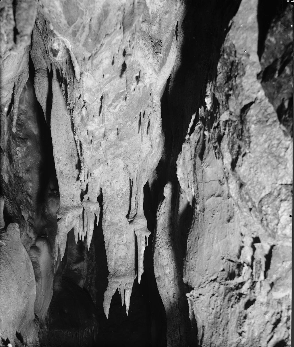 Interno Grotte Delle Meraviglie · Historify