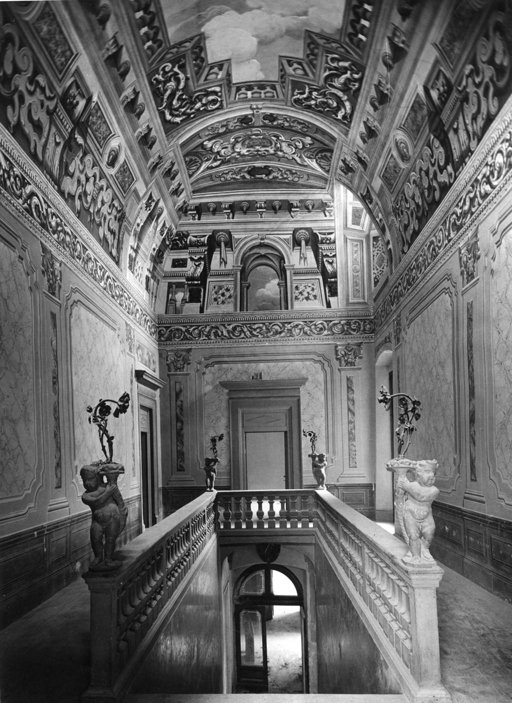 Interno Palazzo Pelliccioli del Portone · Historify
