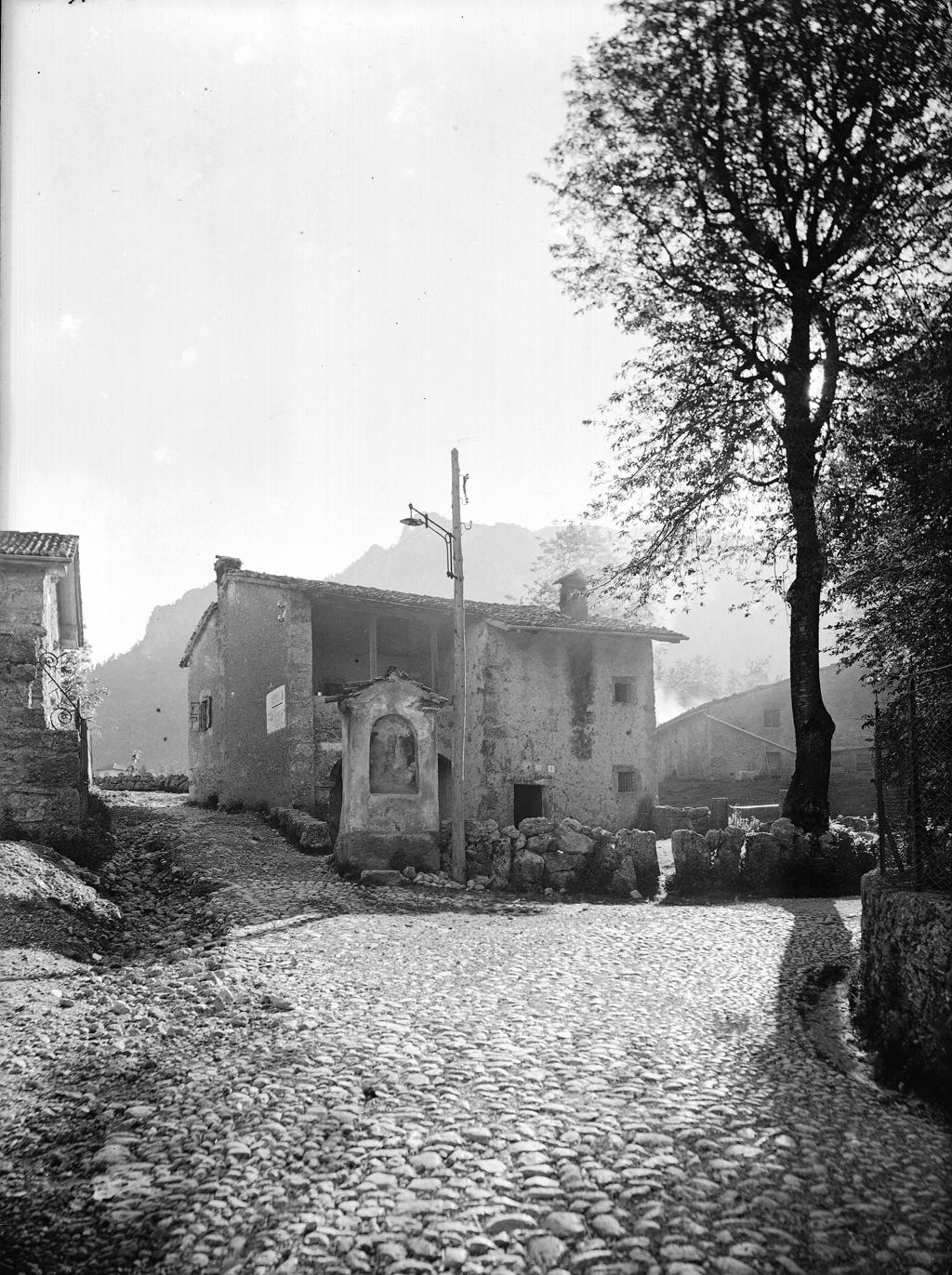 Incrocio con santella · Historify