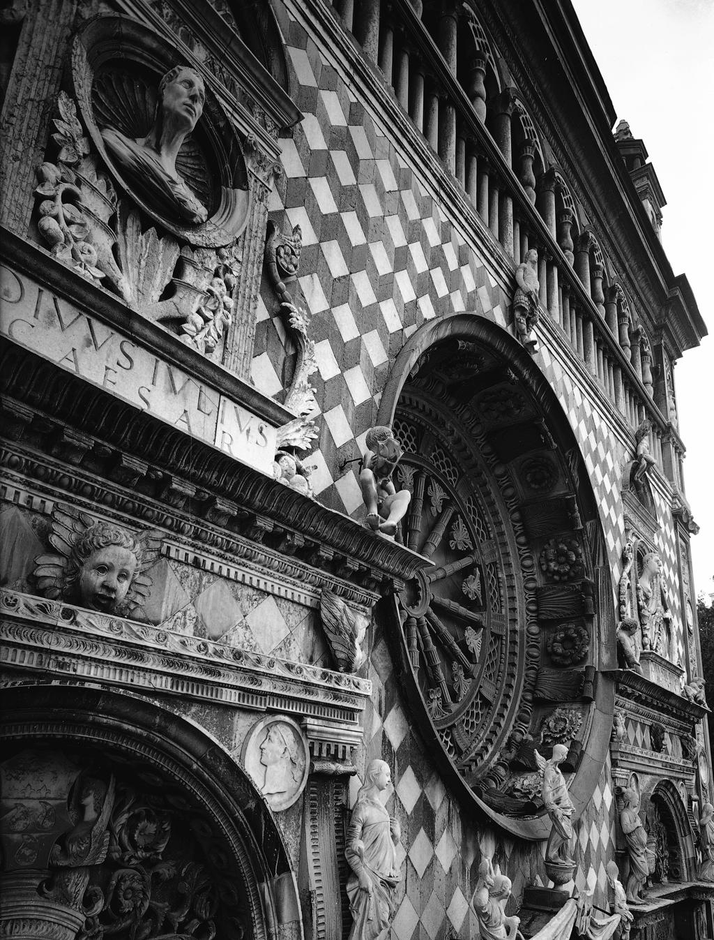 Dettagli Cappella Colleoni · Historify