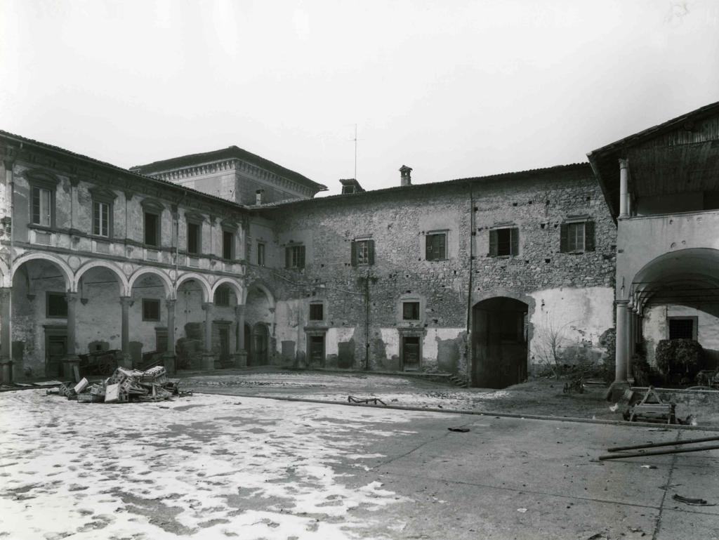 Cortile Monastero Di Astino · Historify
