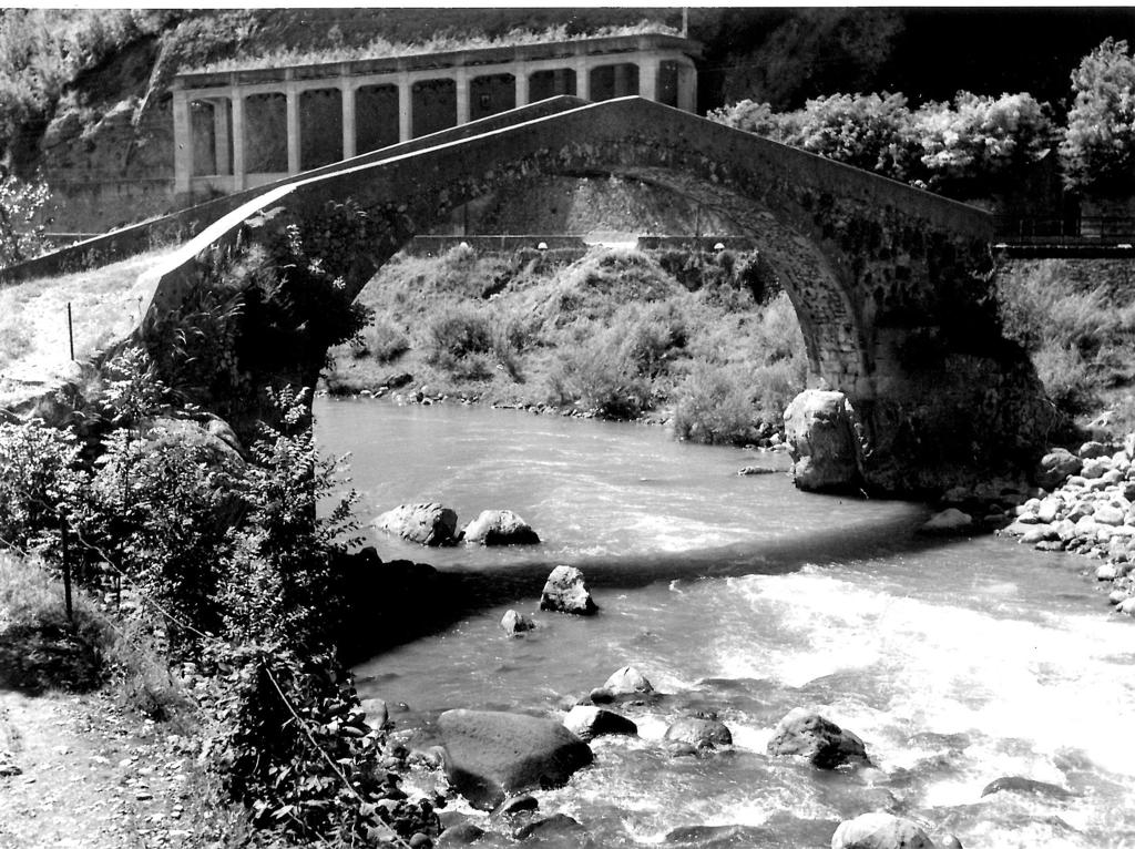 Il ponte delle Capre, Lenna · Historify