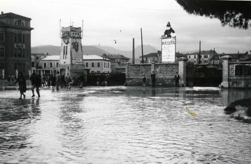 Vecchia Torre In Piazzale Marconi · Historify