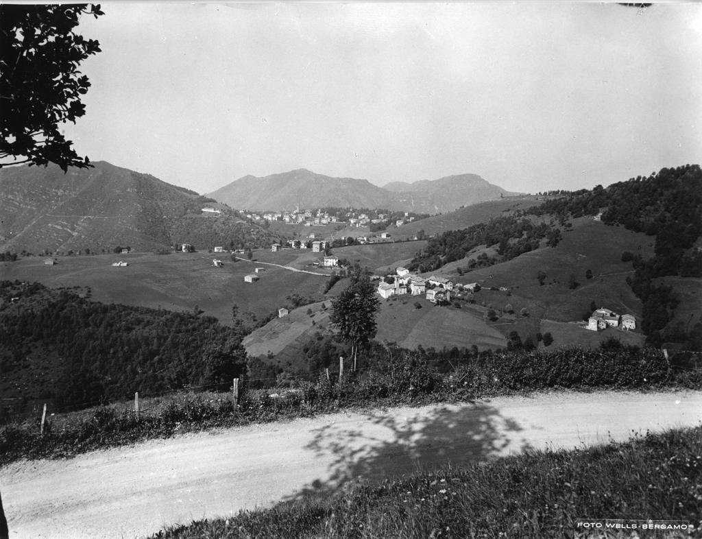 Vista su Selvino · Historify