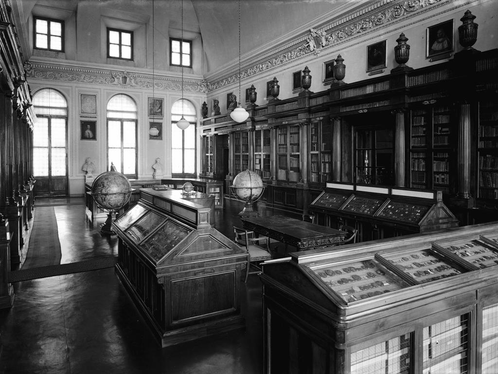 Biblioteca Angelo Mai · Historify