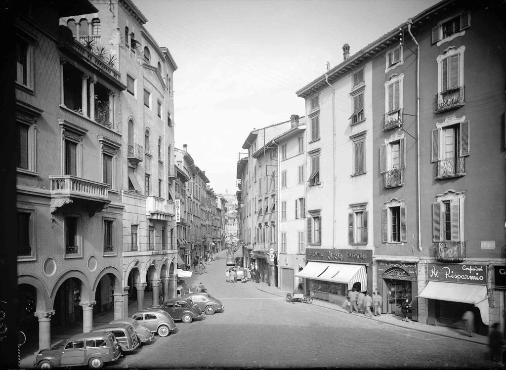 Scorcio Di Via Sant'Alessandro · Historify