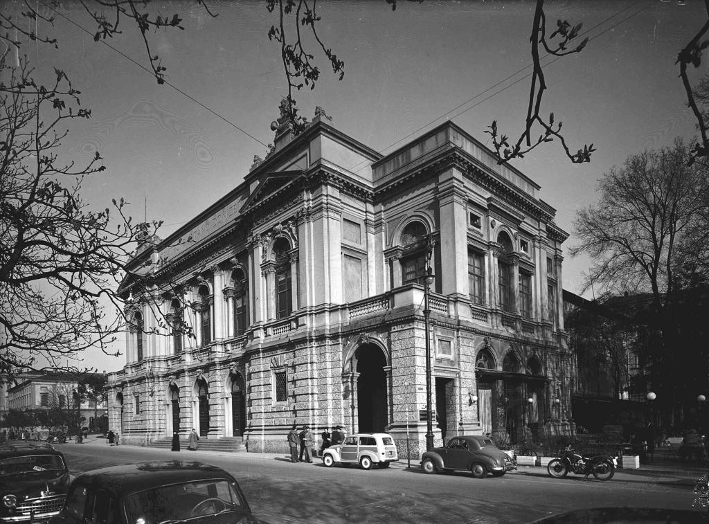Teatro Donizetti · Historify