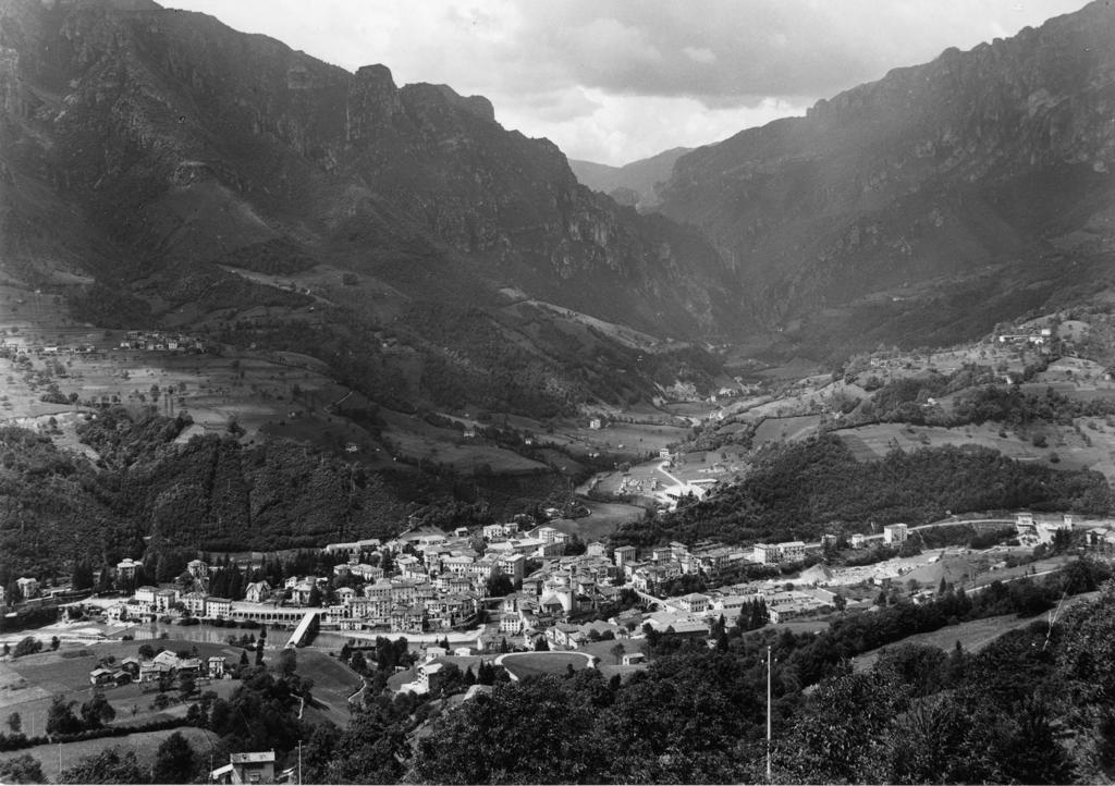 Valle Brembana,  San Giovanni Bianco · Historify