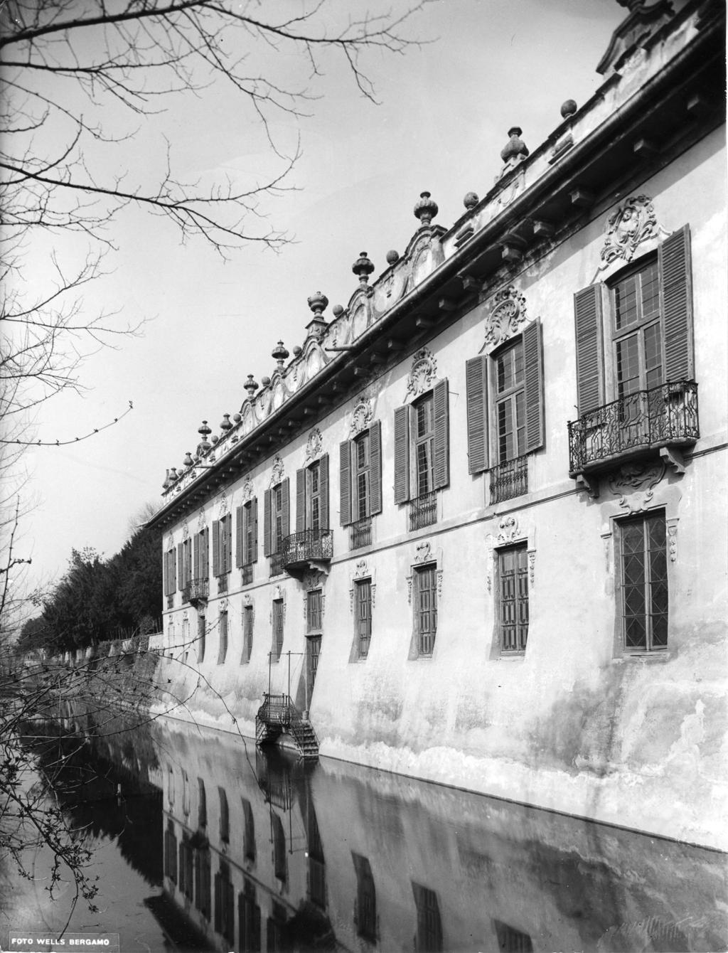 Castello Di Brignano · Historify