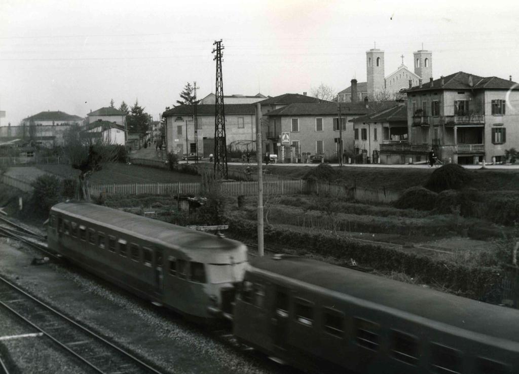 Treno, Via Rosa · Historify