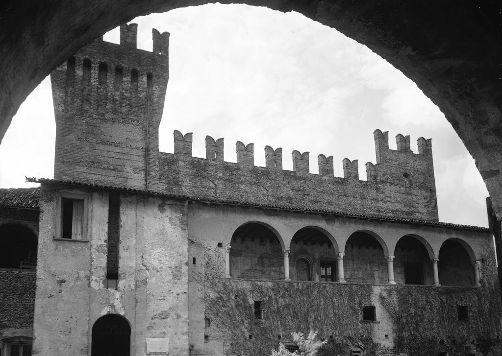 Castello Malpaga · Historify