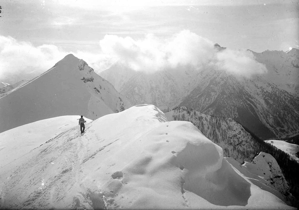 Passeggiata In Montagna · Historify
