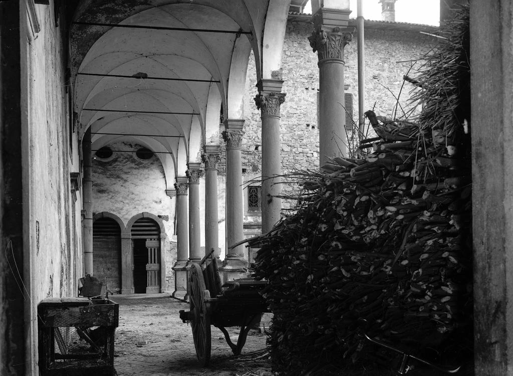Porticato · Historify