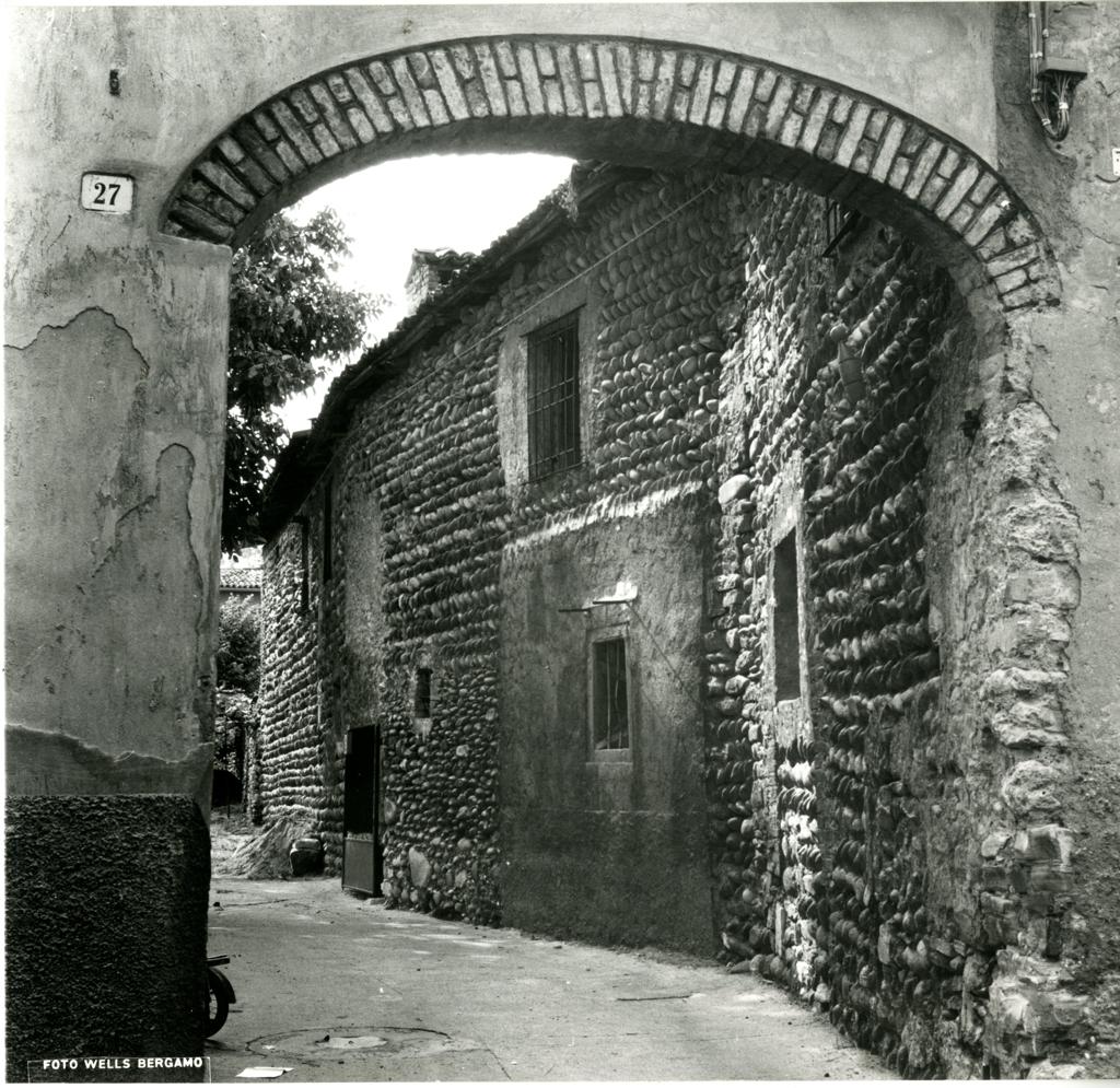 Villa di Serio · Historify