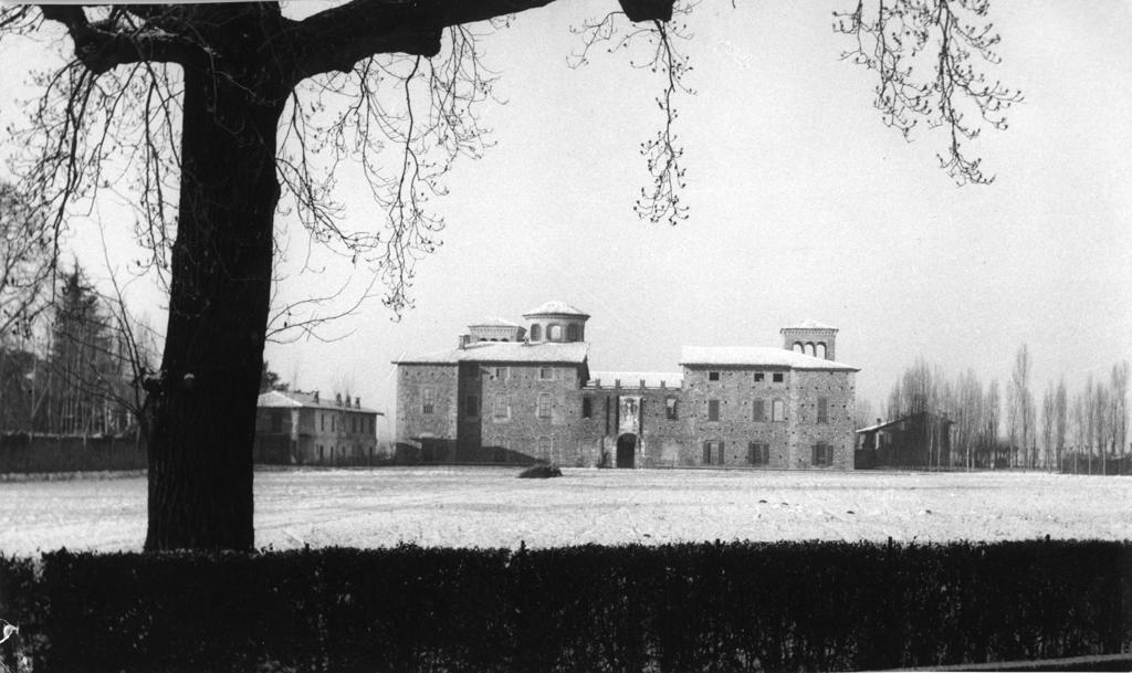 Castello Di Cavernago · Historify