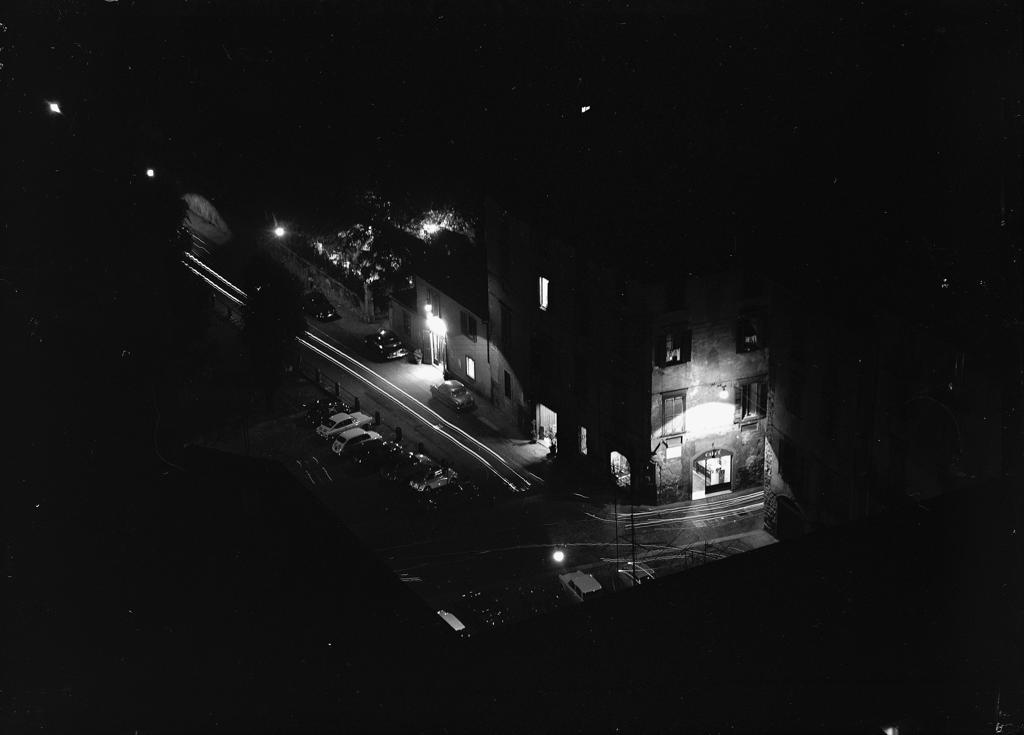Luci di notte · Historify