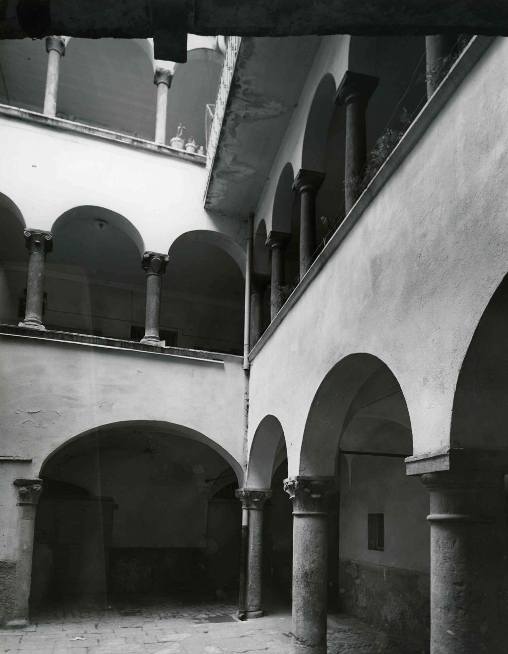 Cortile Privato · Historify