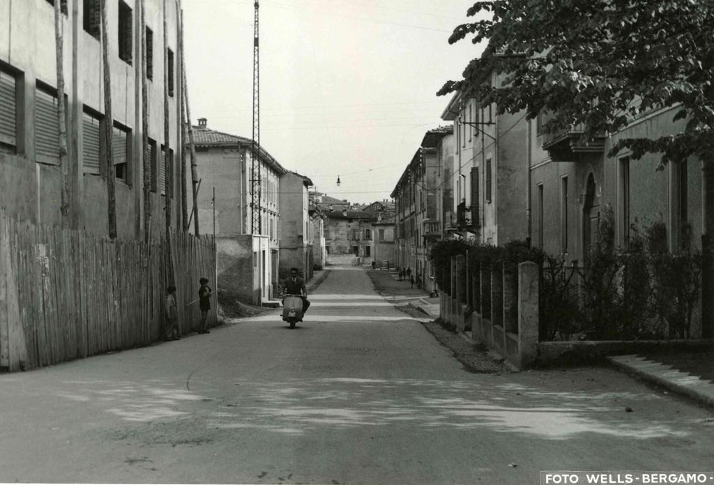 Via Torretta in Vespa · Historify