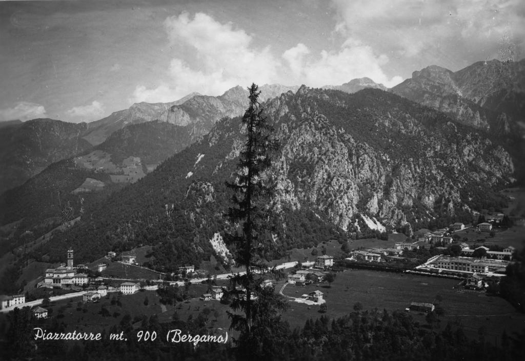 Vista su Piazzatorre, mt. 900 · Historify
