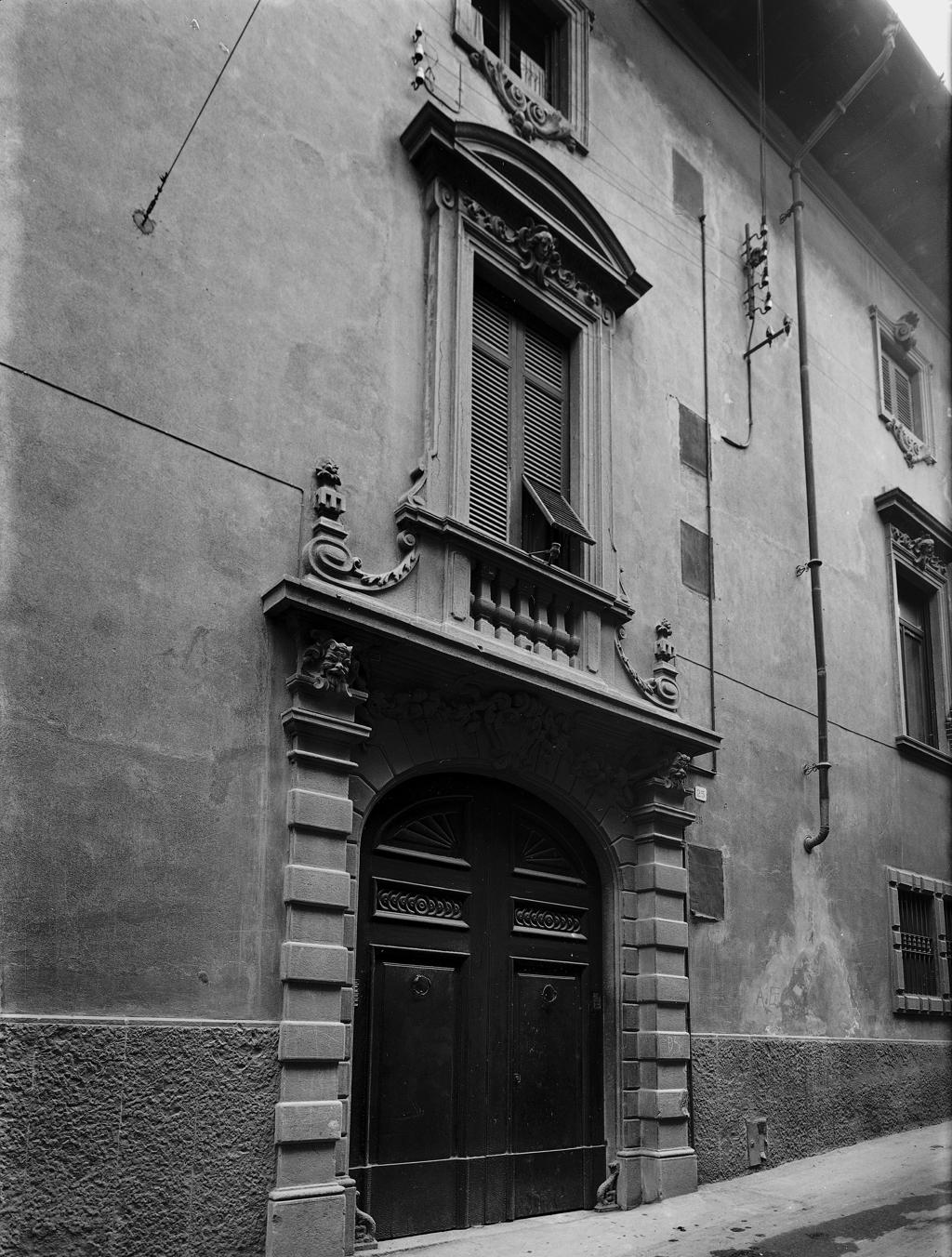 Entrata del Palazzo Pelliccioli del Portone · Historify