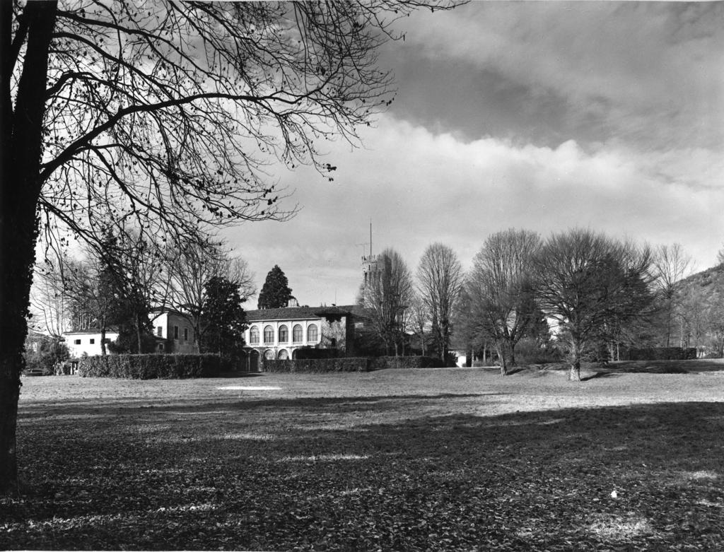Villa Suardi · Historify