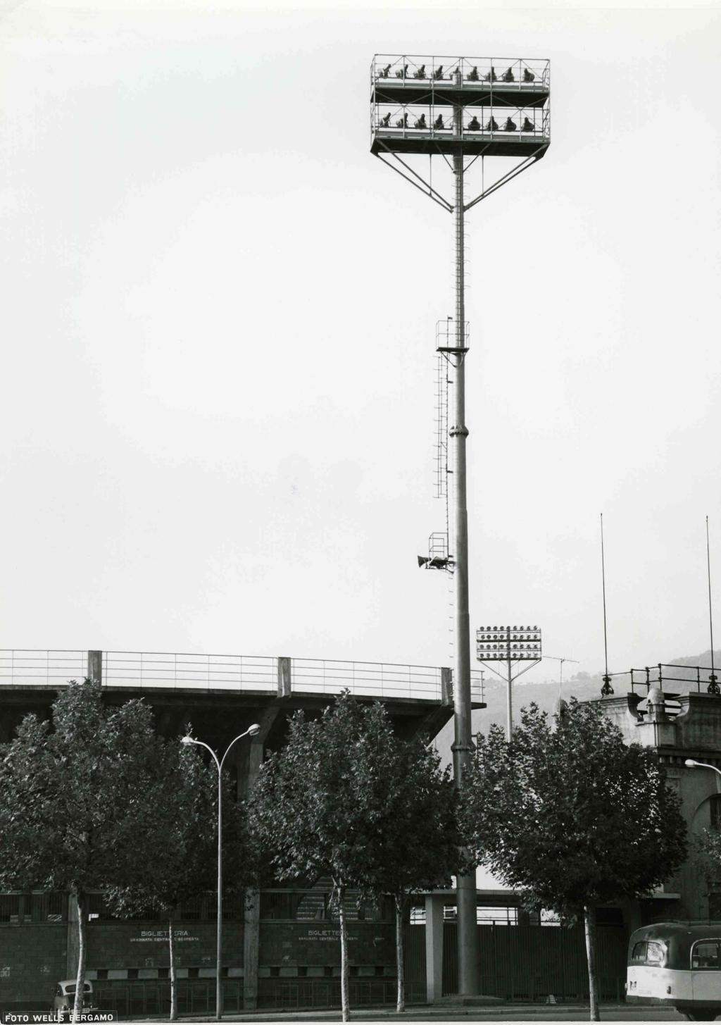 Illuminazione Allo Stadio · Historify