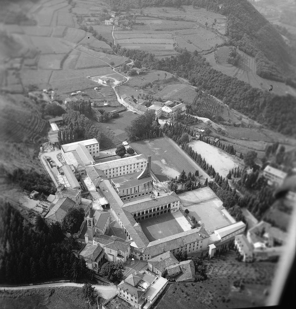 Collegio Celana · Historify
