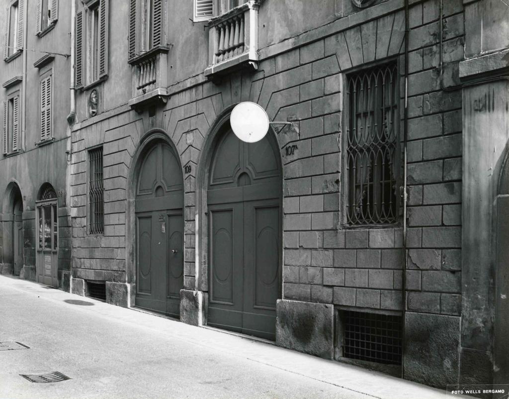Via Pignolo · Historify