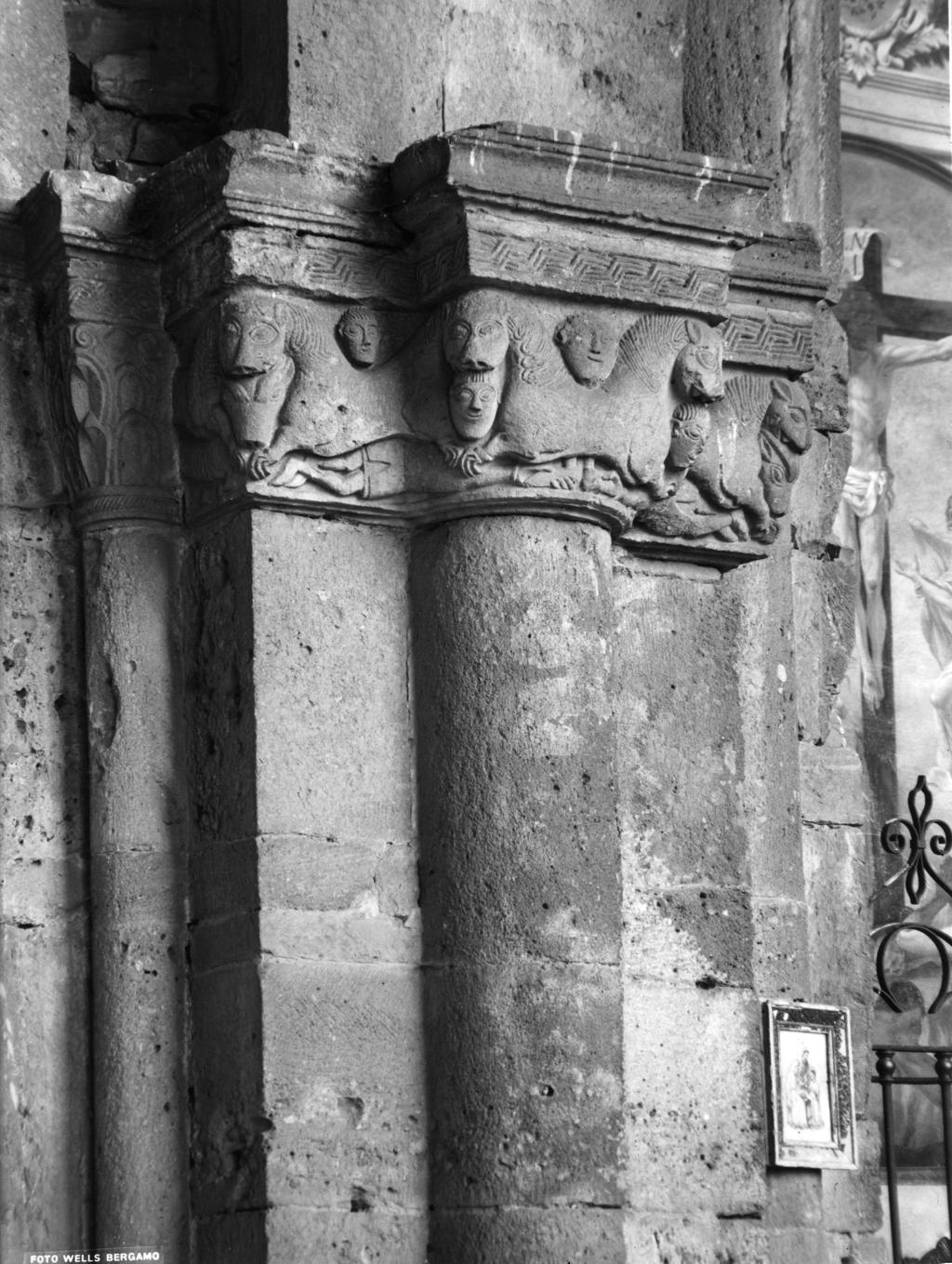 Particolare di alcuni capitelli della Basilica S. Giulia · Historify