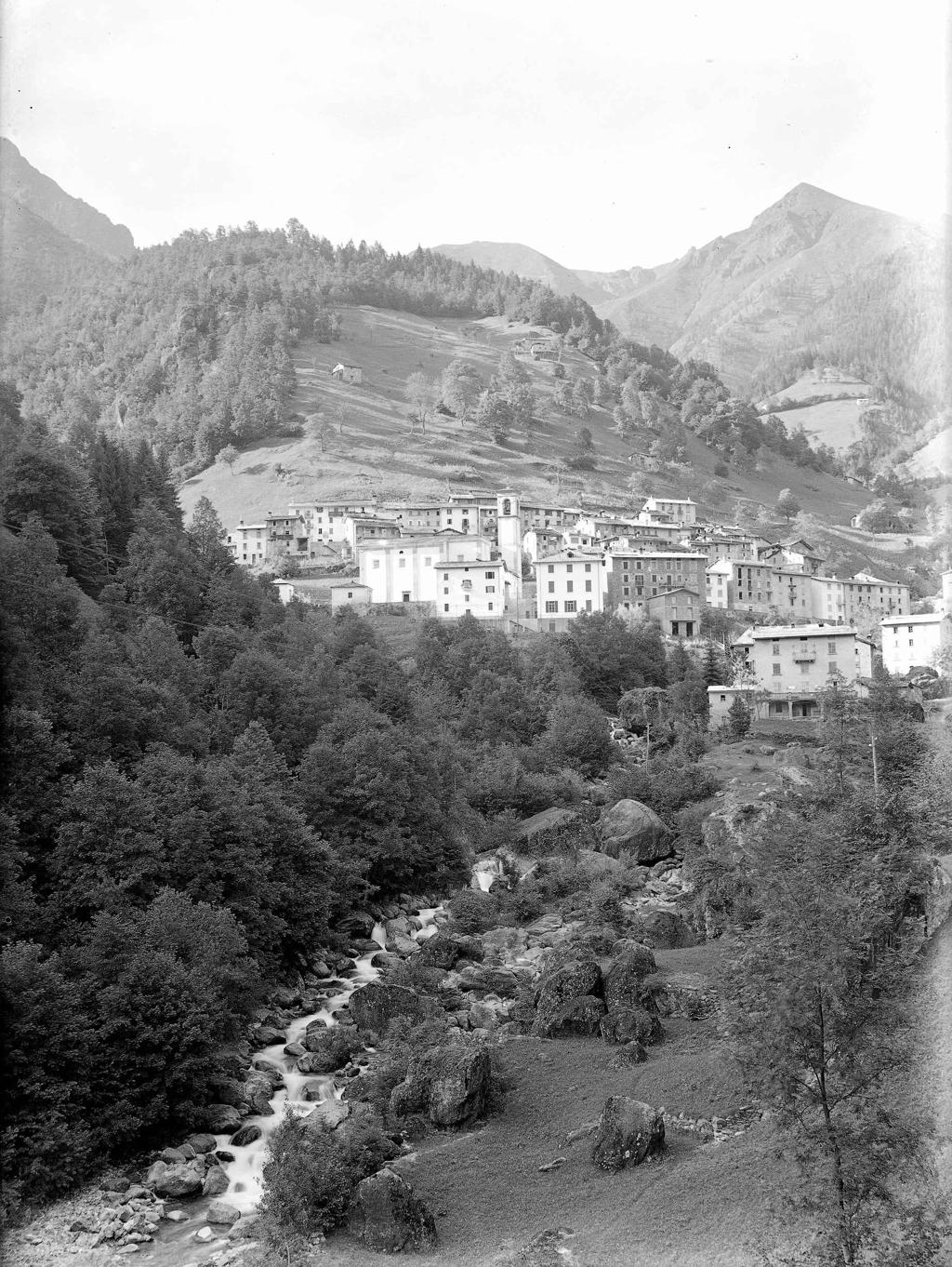 Paese Di Montagna · Historify