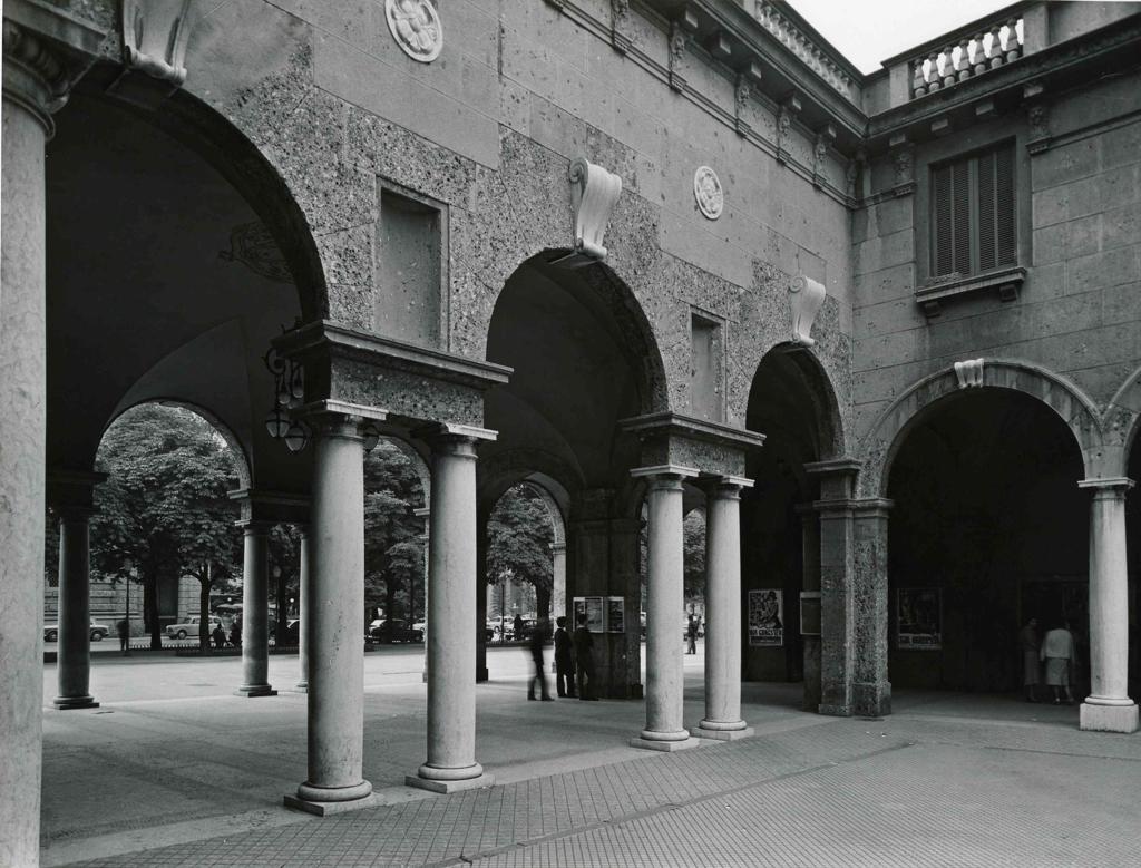 Quadriportico Sentierone · Historify