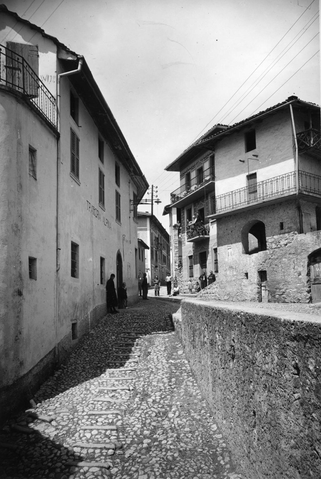 Strada A Ciotoli · Historify
