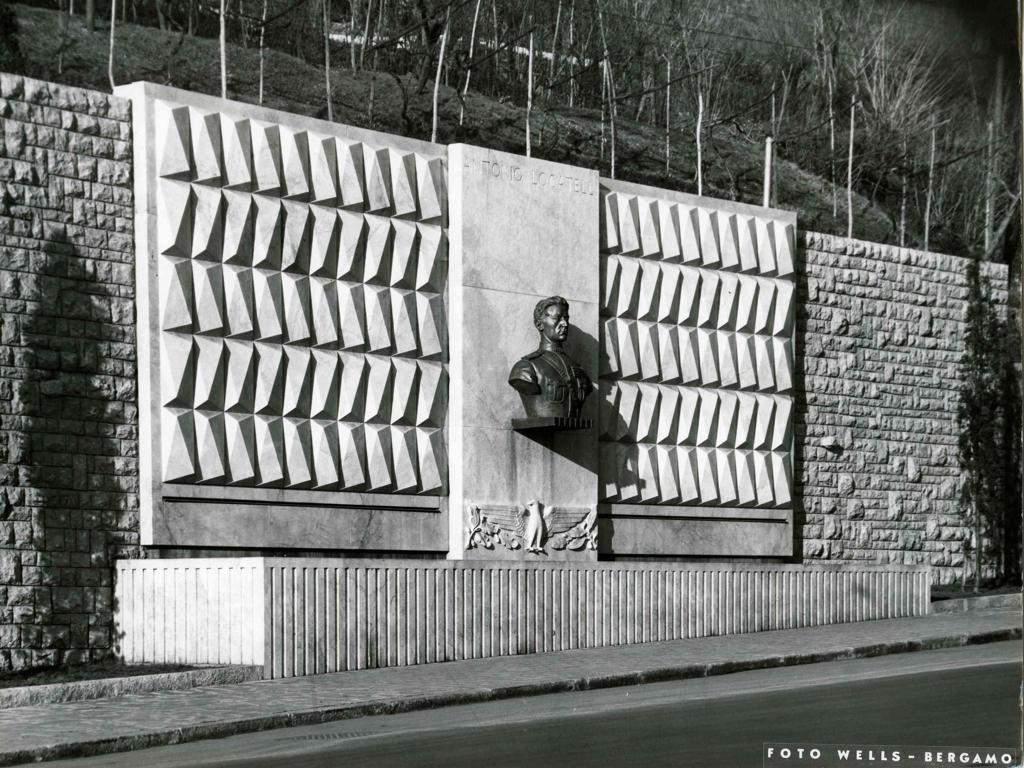 Monumento Ad Antonio Locatelli · Historify