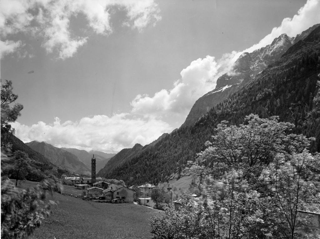 Vista su Ardesio · Historify