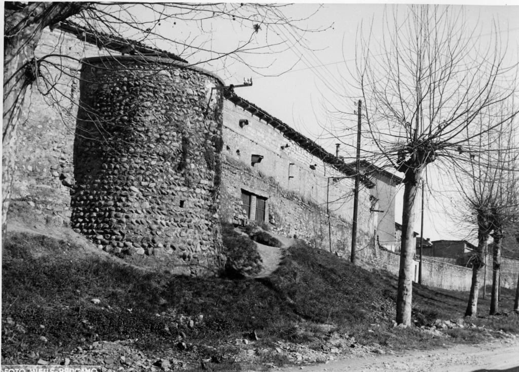 Castello Di Urgnano · Historify